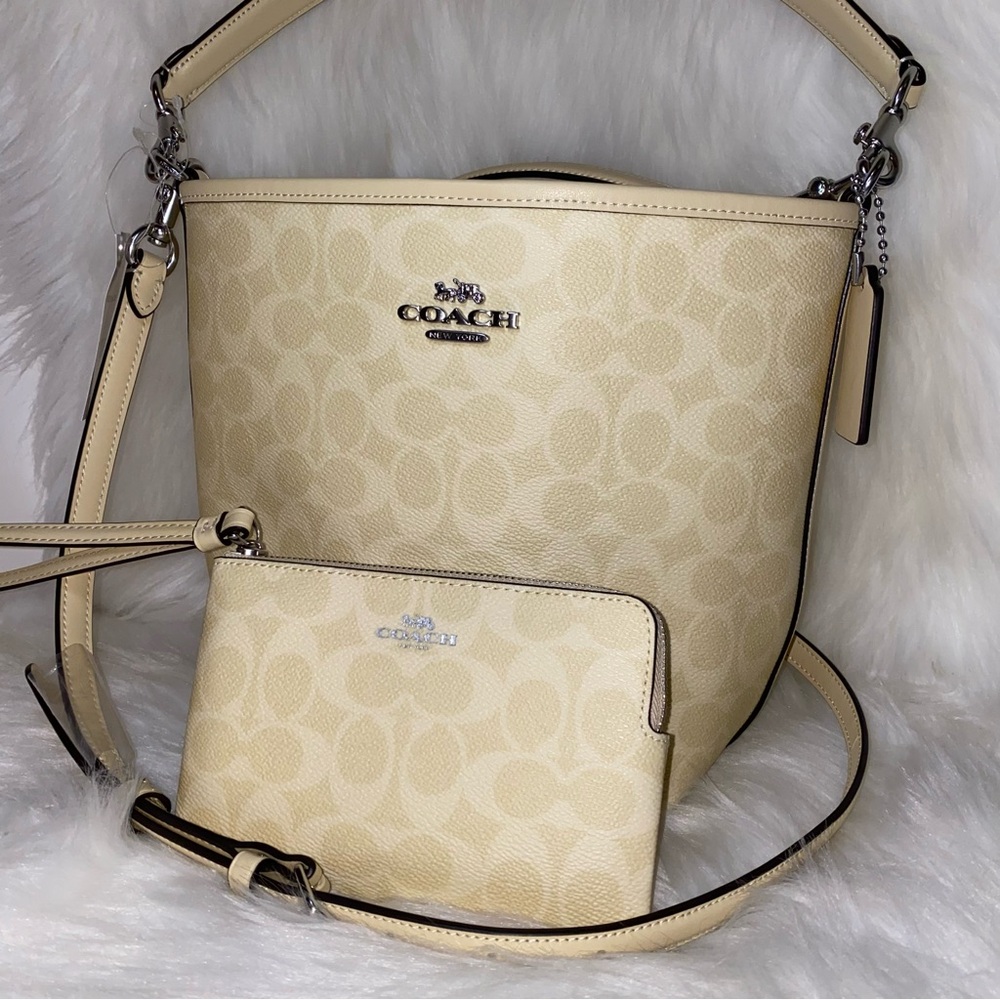 Coach 💛🤍💛 purse and wristlet set New signature butter yellow color